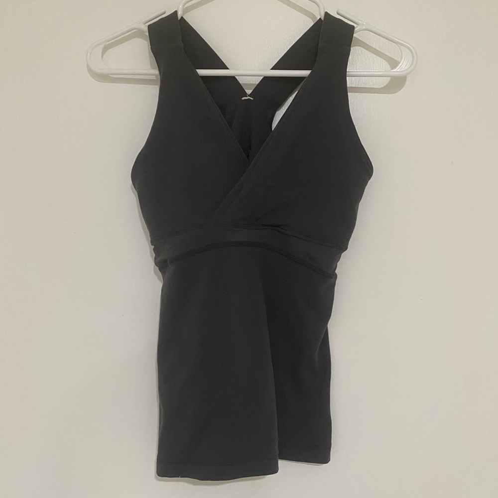 🔥🔥🔥 lululemon Athletica 🍋🍋 Super cute tank top !!!